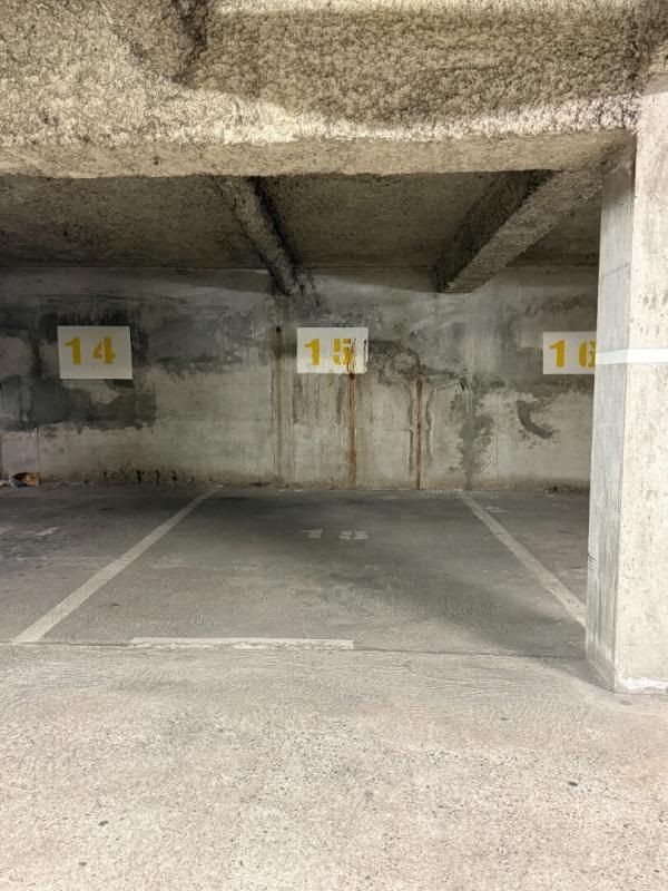 LA ROCHELLE 17000 La Rochelle - Place de Parking - 12m2 - Quartier Grande Horloge 1