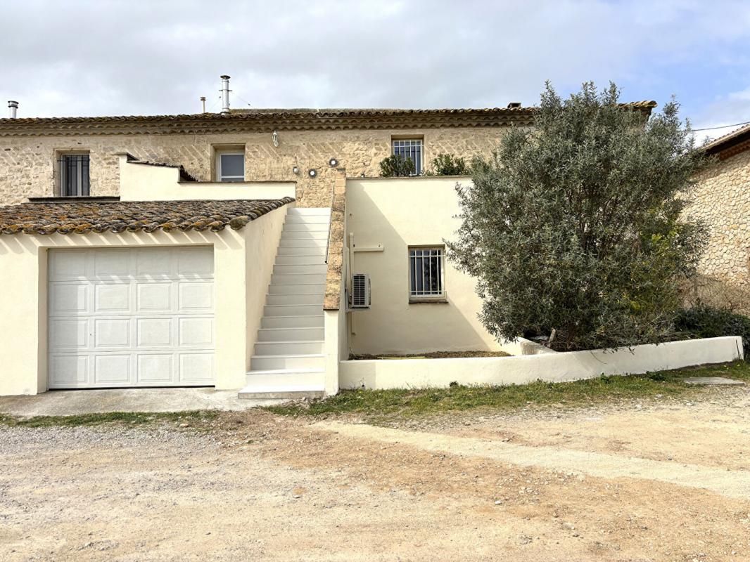 MAUGUIO A vendre Mas en pierre de 340 m2 avec piscine  situé à Mauguio et  à 10 min de la plage 3