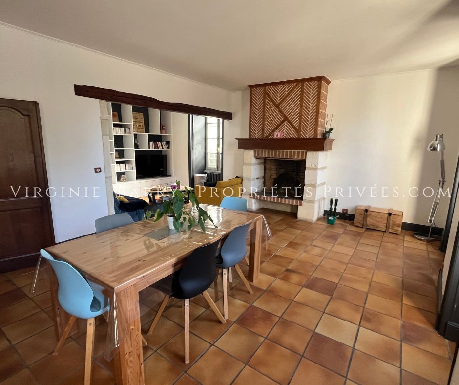 TONNAY-CHARENTE MAISON DE CHARME DE 155 M² HABITABLES AVEC PISCINE 2