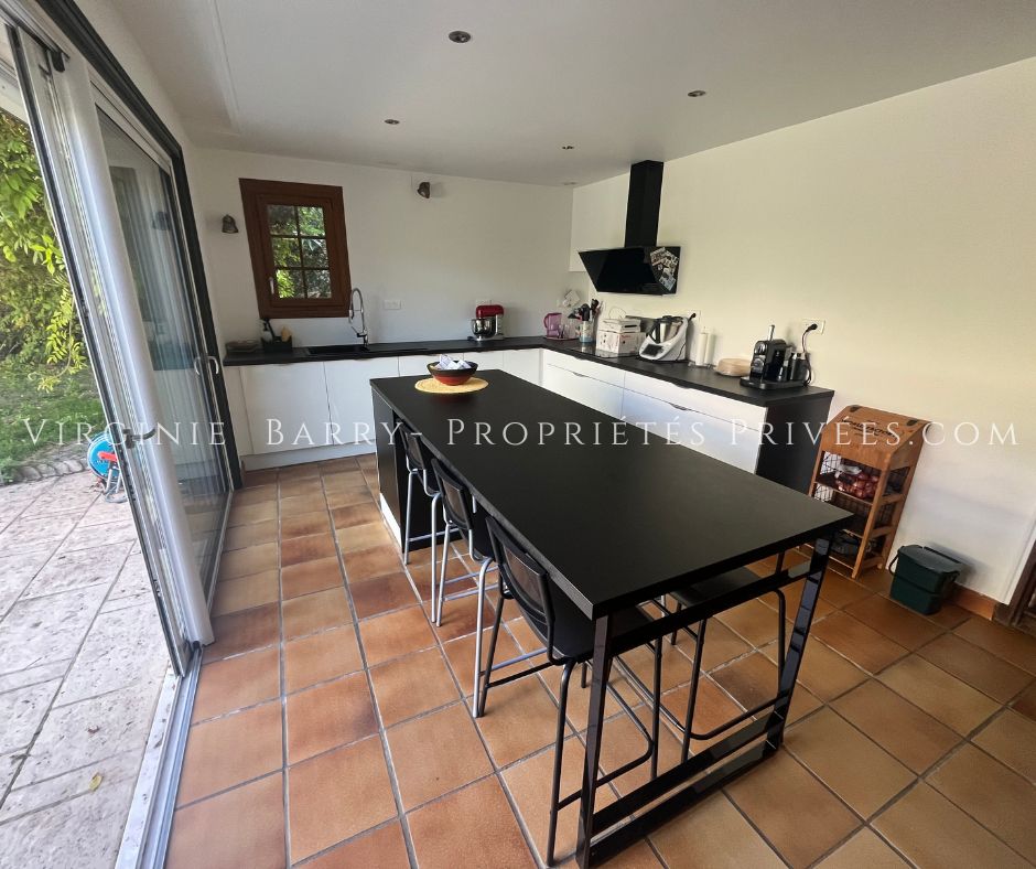 TONNAY-CHARENTE MAISON DE CHARME DE 155 M² HABITABLES AVEC PISCINE 3