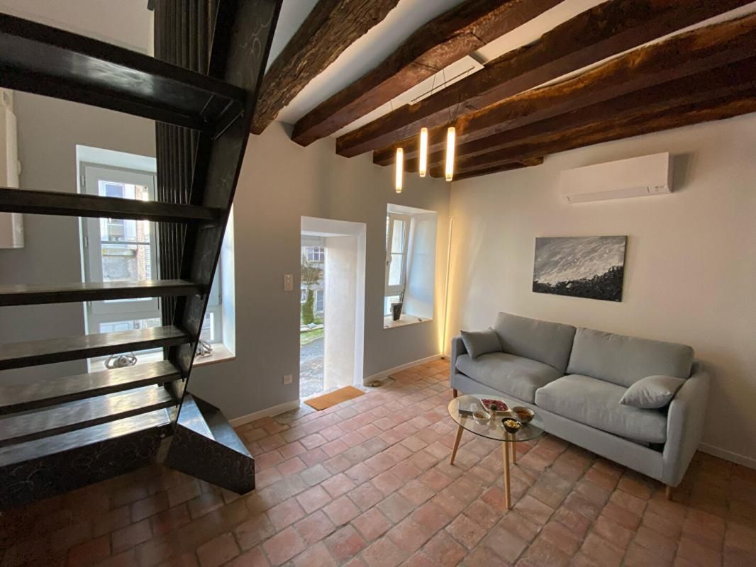 COSNE-COURS-SUR-LOIRE Maison Cosne-cours-sur-loire 2 pièce(s) 38 m2 2