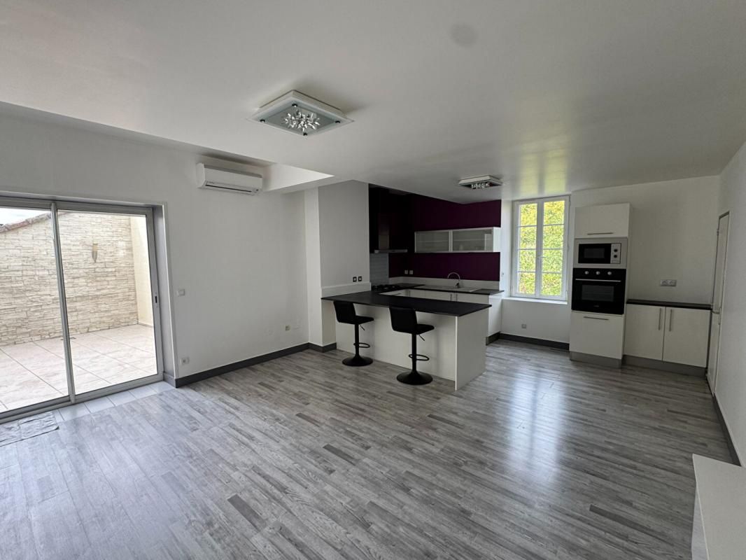 TARGON Appartement T3 avec terrasse Targon 1