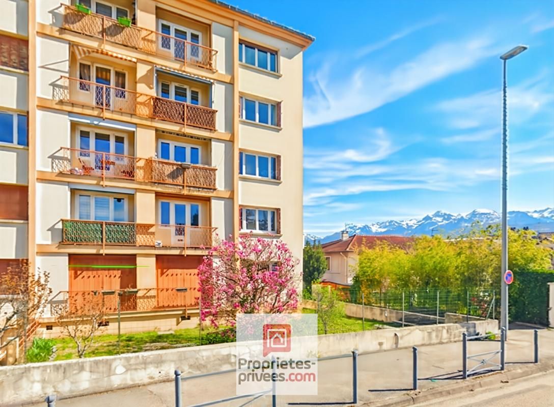 LA TRONCHE Appartement T3 LUMINEUX La Tronche GRAND SABLON 58 m2 1