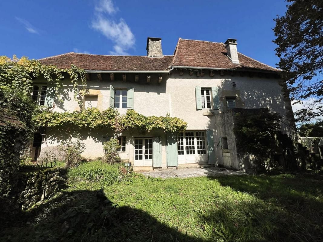 SAINT-RAPHAEL Maison St Raphael 7 pièce(s) 180 m2 2