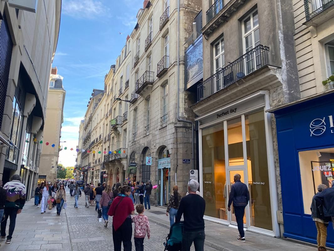 NANTES 44000 NANTES - A LOUER PROCHE PLACE ROYALE , LOCAL 18 m² 2