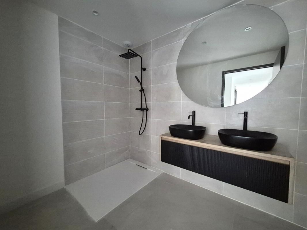 SIX-FOURS-LES-PLAGES Appartement Six Fours Les Plages 4 pièces 77 m2 3