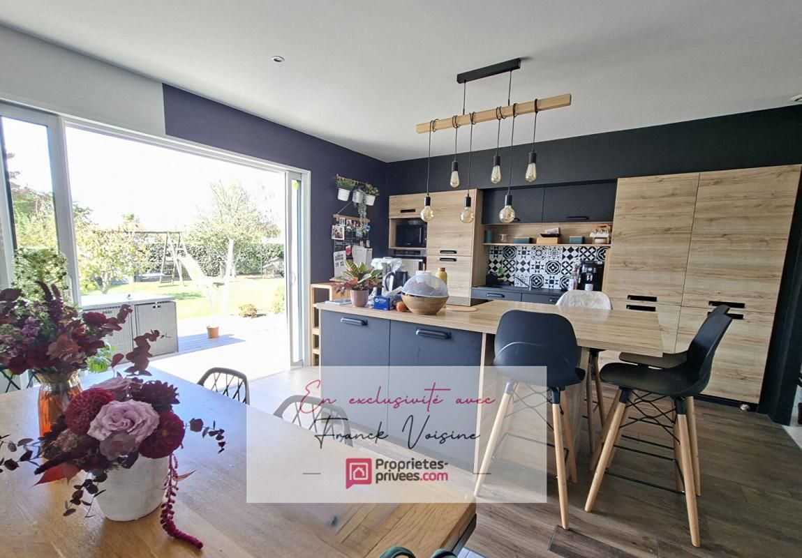 A VENDRE en Exclusivité à Vendrennes, Maison de 116 m2 env avec 3 chambres et 1 bureau sur parcelle de 778 m2 env