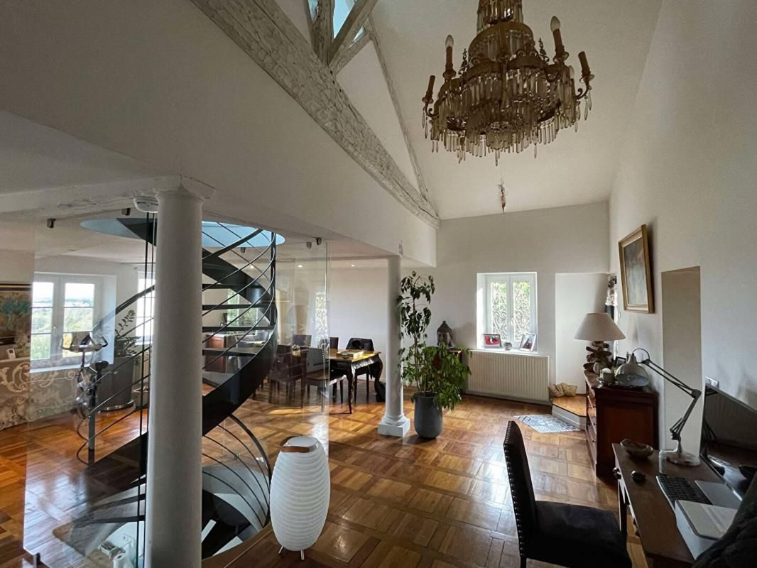 TRELINS Maison Trelins 5 pièces 164 m2 3