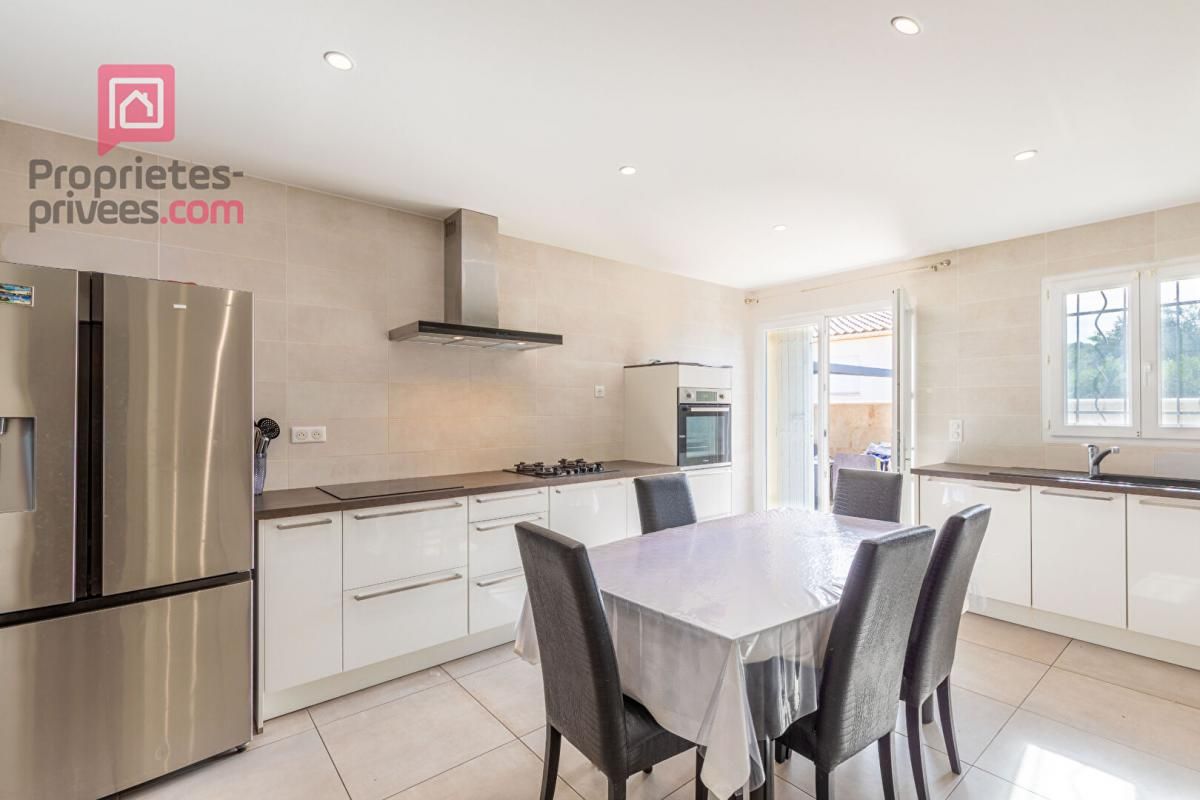 CARPENTRAS Maison de plain pieds de 103 m2 construite en  2022 à Carpentras. Terrain 302 m2 1