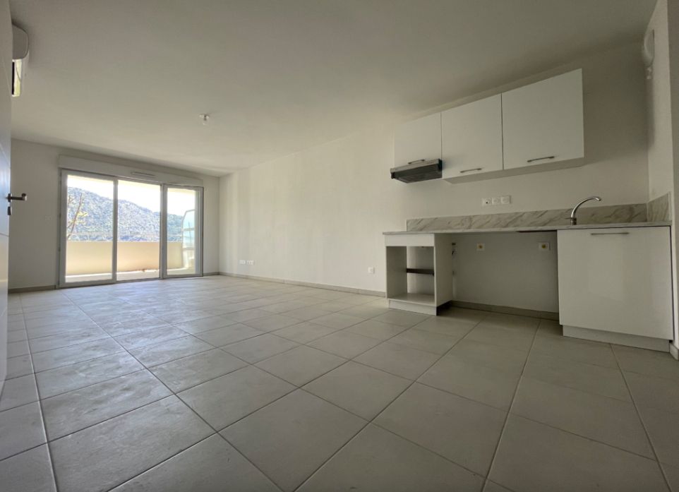 GILETTE Magnifique T2 de 46 m² avec sa terrasse de 16 m², un double stationnement et une cave 4