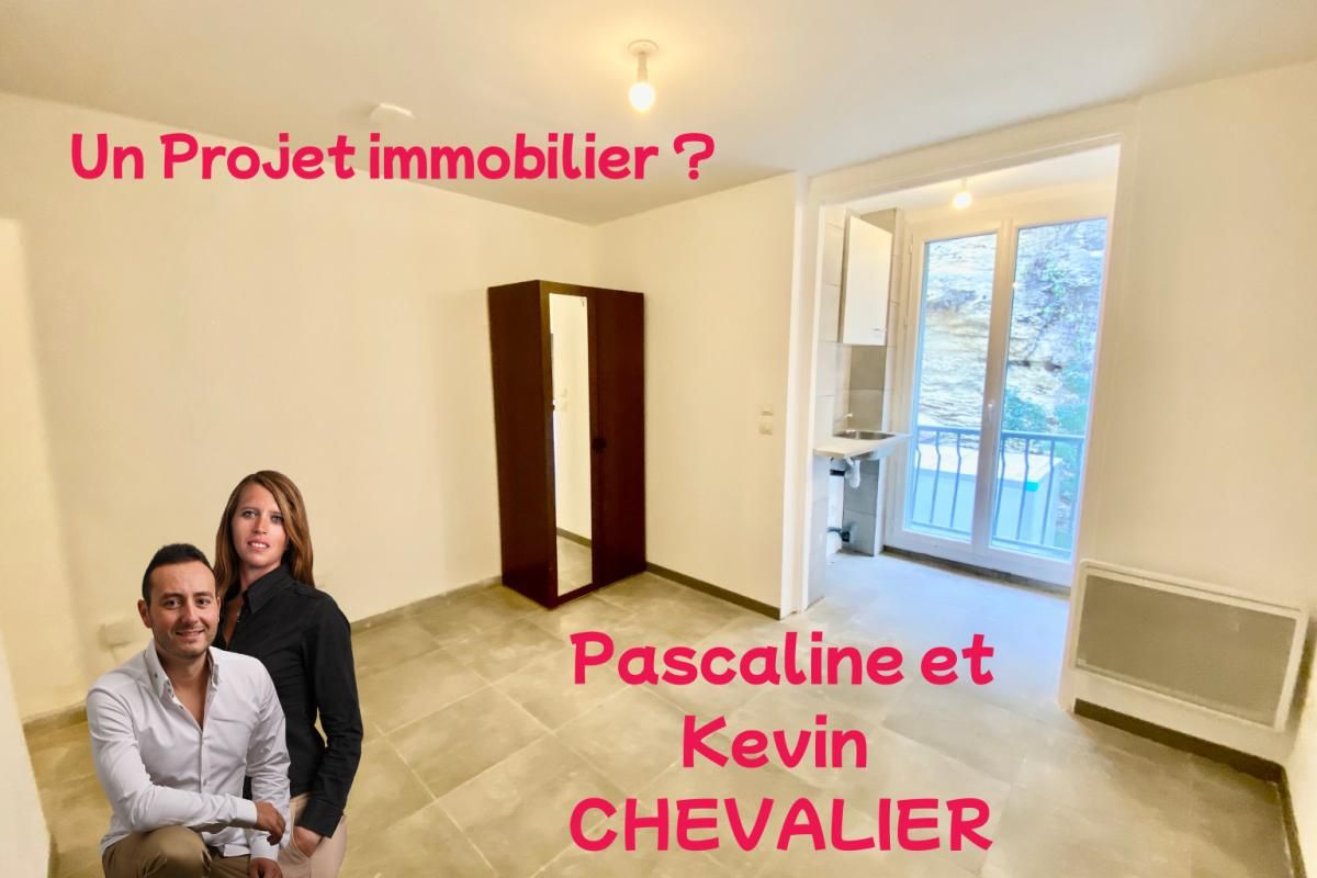 SALON-DE-PROVENCE À louer ? Studio refait à neuf à Salon-de-Provence 1
