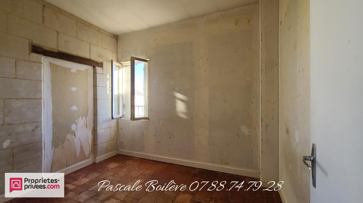 VERNANTES Ensemble de 2 maisons de bourg à rénover - VERNANTES (49390) 4