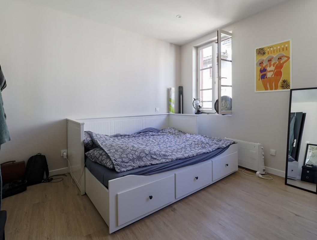 CASTRES Charmant T2 rénové de 41 m²  -  Centre-ville au calme 3