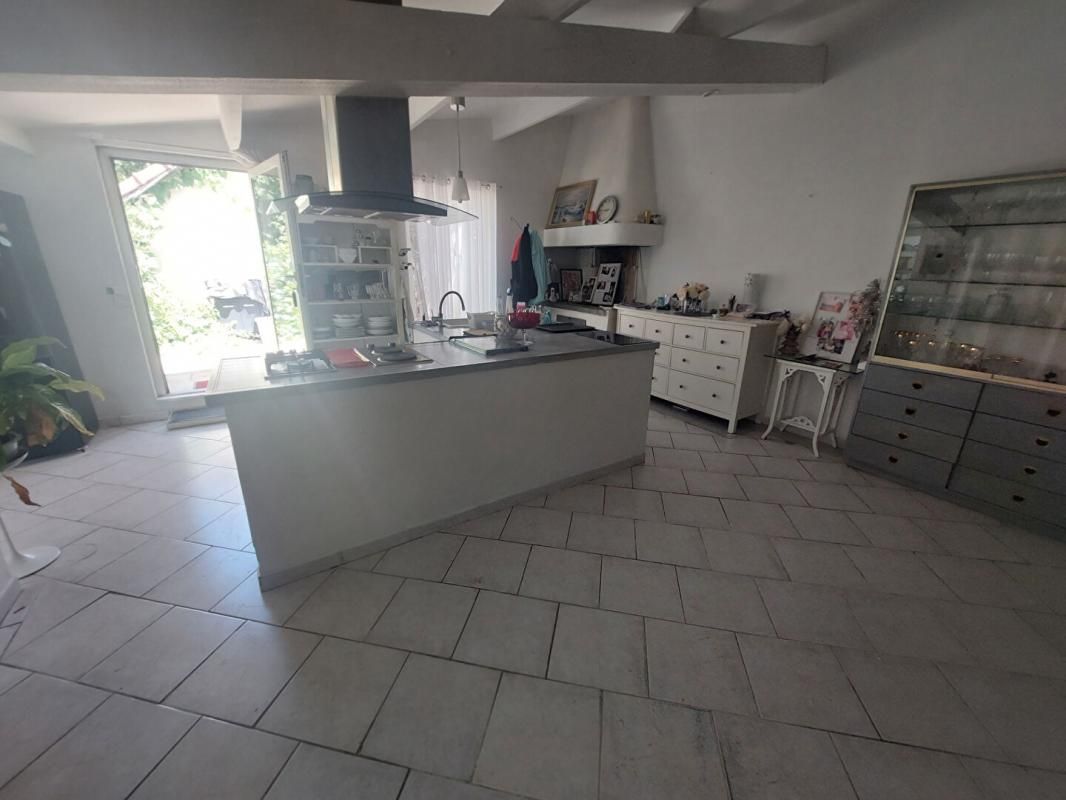 MARIGNANE Vend deux maisons sur parcelle de 1290m² a Marignane 3
