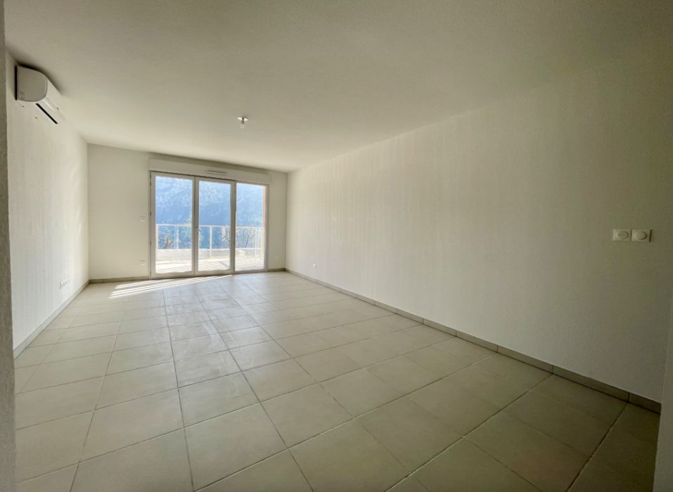 GILETTE Très beau 3 pièces de 67 m² avec sa terrasse de 10 m², un double stationnement 4