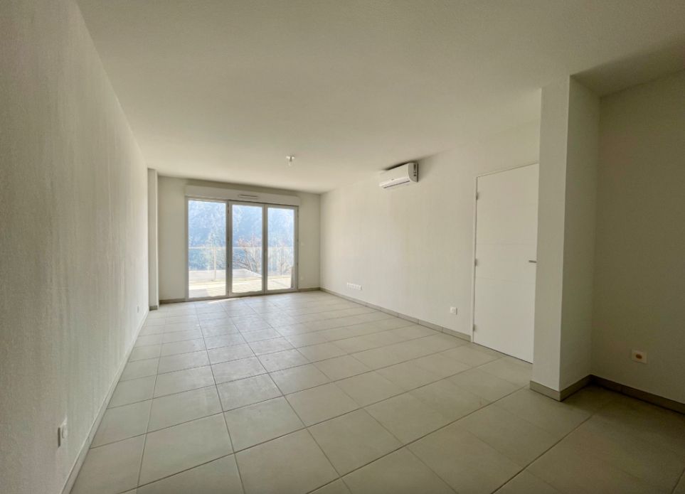 GILETTE Magnifique T3 de 66 m² avec sa terrasse de 10 m² 3
