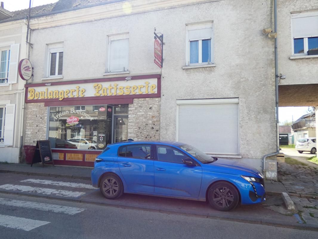 IVRY-LA-BATAILLE Immeuble de rapport Ivry La Bataille 1