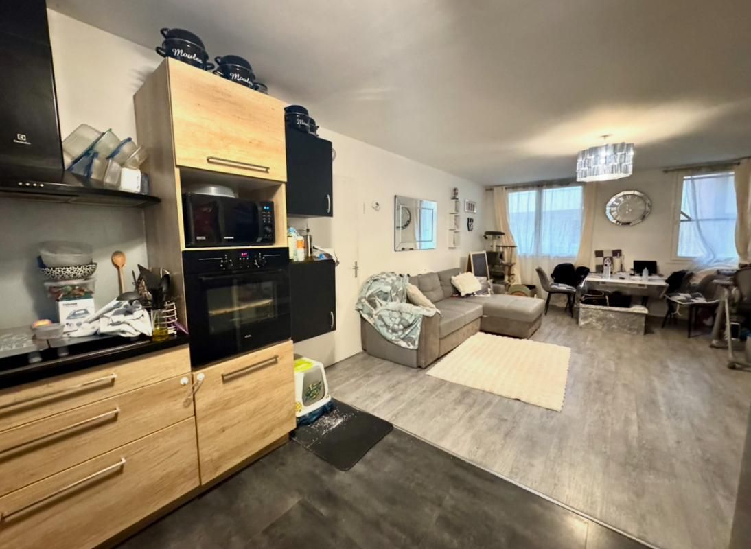 FRESNES Appartement 3 pièces 70m2 avec cave et place de parking box 3
