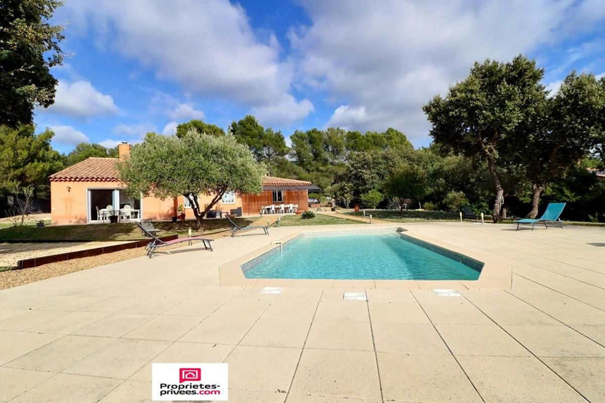 LE BEAUSSET Maison Le Beausset 6 pièce(s) 137 m2 avec garage et Piscine 3