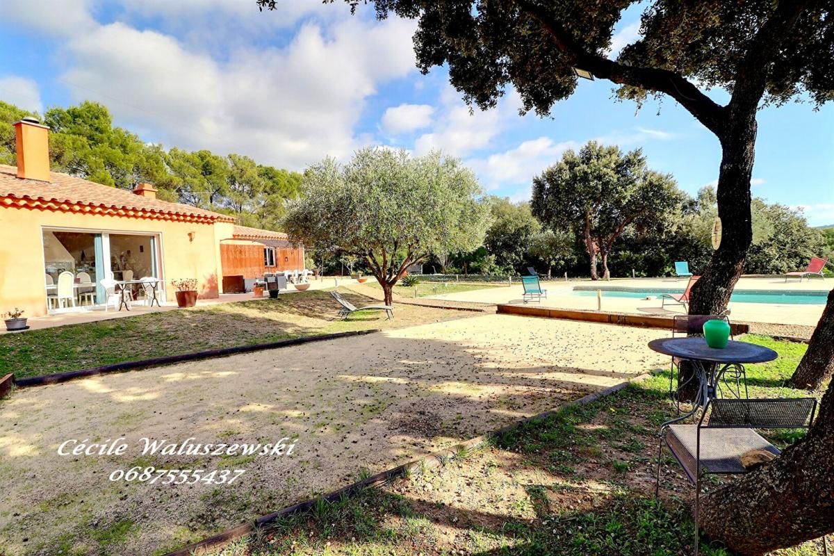 LE BEAUSSET Maison Le Beausset 6 pièce(s) 137 m2 avec garage et Piscine 4