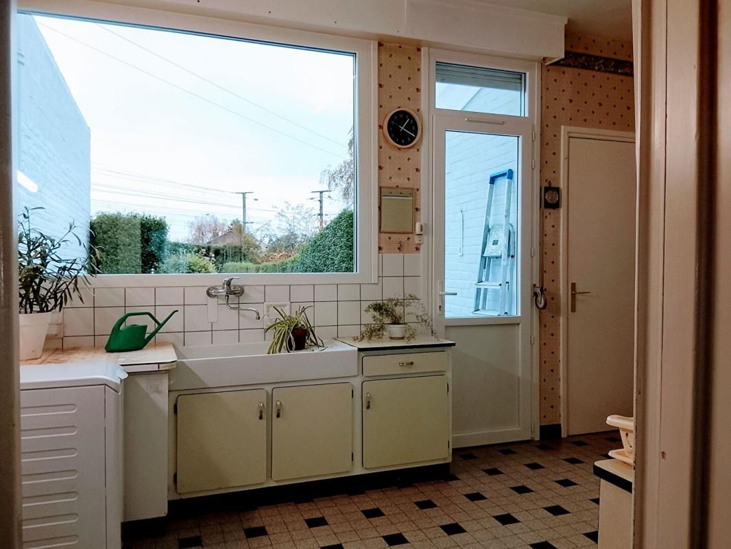 RONCHIN Grande Maison 1930 de 125 m2 avec Garage / Atelier de 55 m2 3