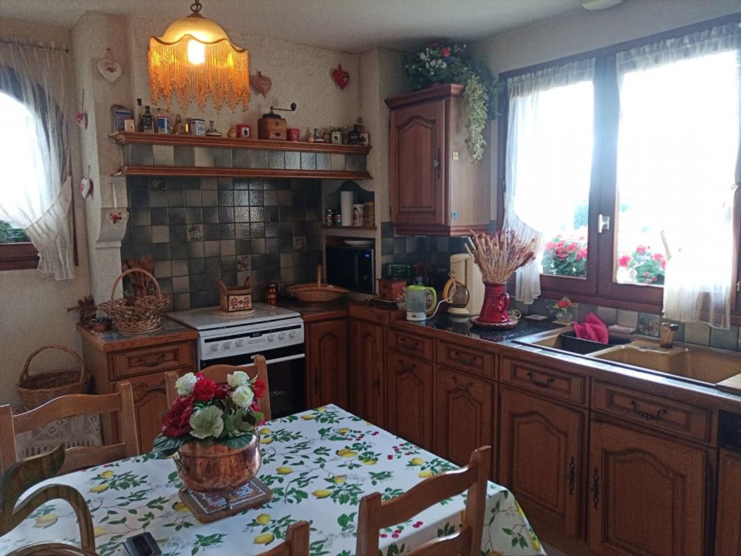 CEYRAT Ceyrat (63), VIAGER OCCUPE, maison de 132 m2 habitables sur 846 m2 de terrain 4