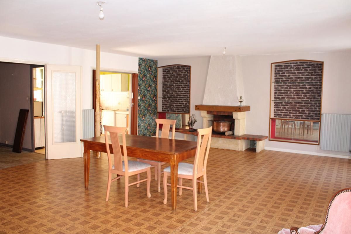 LANGOGNE Maison 7 pièce(s) 130 m2 avec garage et local commercial 1