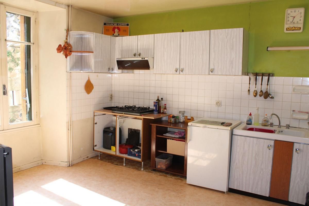 LANGOGNE Maison 7 pièce(s) 130 m2 avec garage et local commercial 4