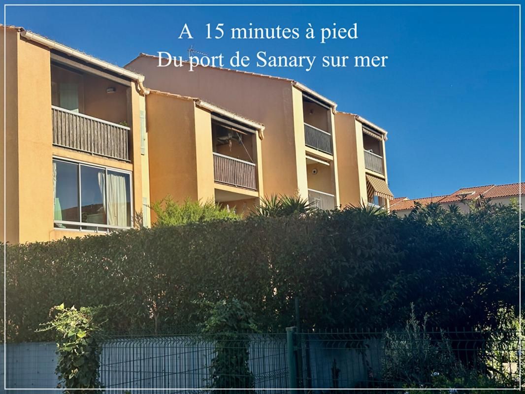 SANARY-SUR-MER SANARY SUR MER - A 15 minutes à pied du centre ville - Appartement 4 pièces 87 m2 - parking privatif 1