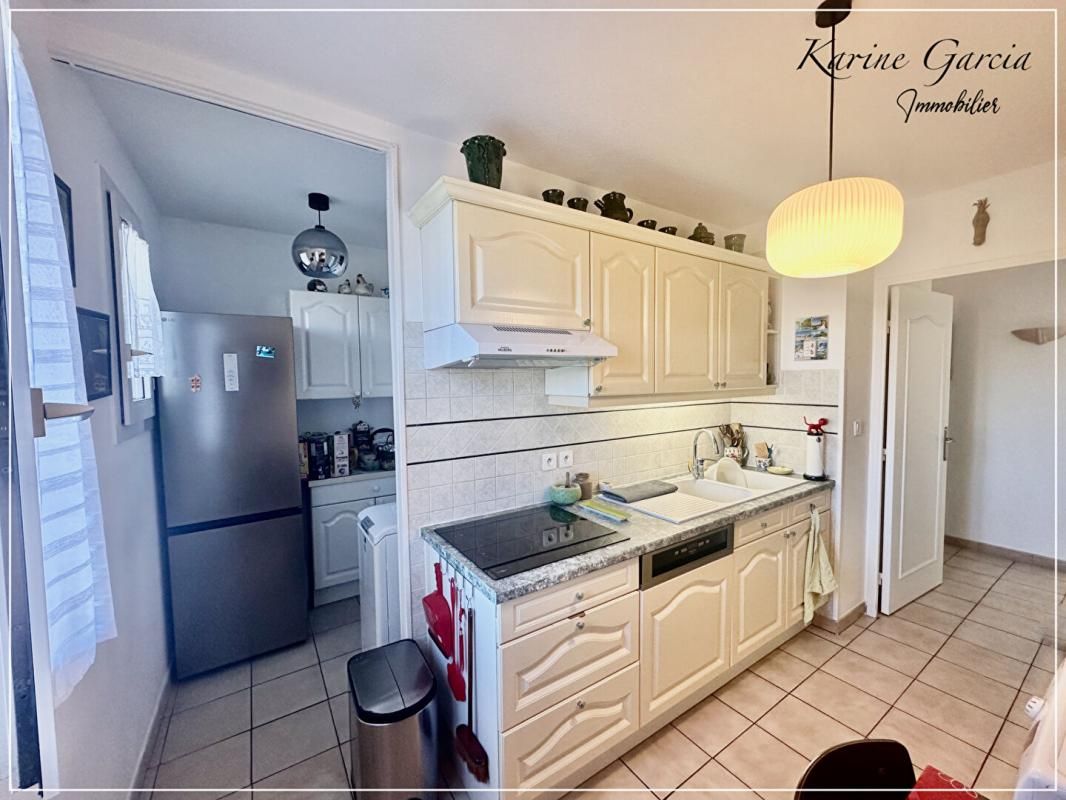 SANARY-SUR-MER SANARY SUR MER - A 15 minutes à pied du centre ville - Appartement 4 pièces 87 m2 - parking privatif 4
