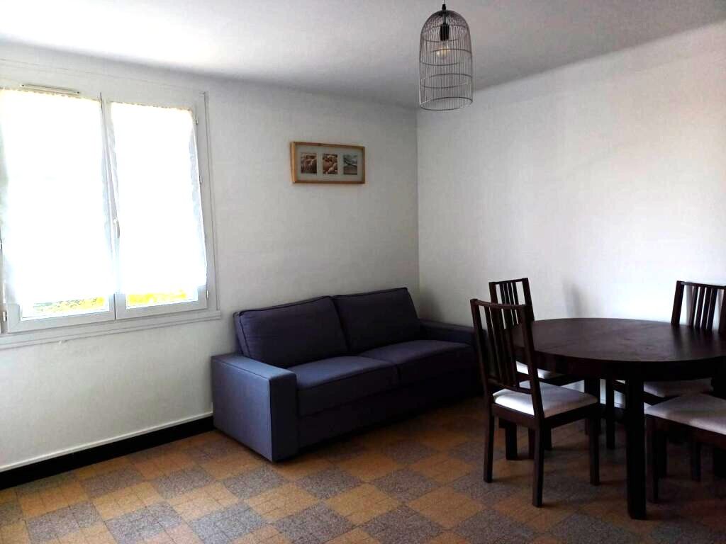 LYON-8E-ARRONDISSEMENT Dans Lyon 8ème T3 de 55 m2 4