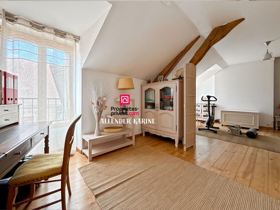 VILLENEUVE-L'ARCHEVEQUE Maison Villeneuve L Archeveque 5 pièce(s) 122 m2 2