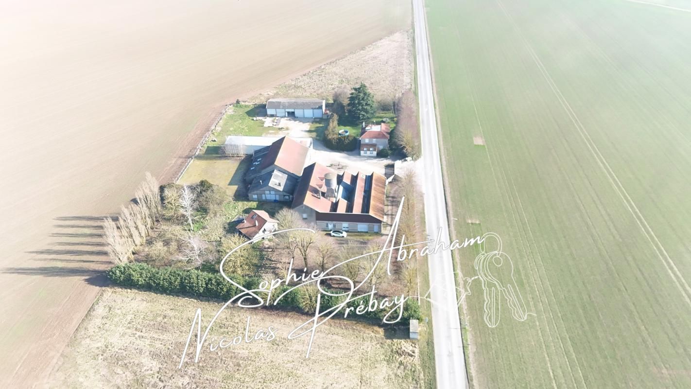 ANGERVILLE OUTARVILLE - Domaine avec habitation, bâtiments industriels et entrepôts 2