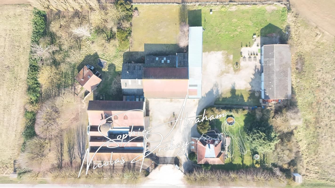 ANGERVILLE OUTARVILLE - Domaine avec habitation, bâtiments industriels et entrepôts 3