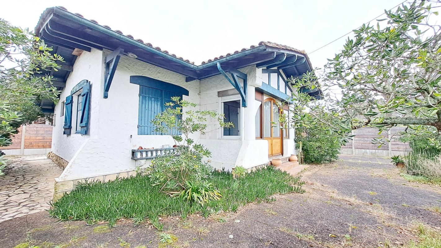 LEGE-CAP-FERRET Piquey - Belle Basquaise de 130m² 1