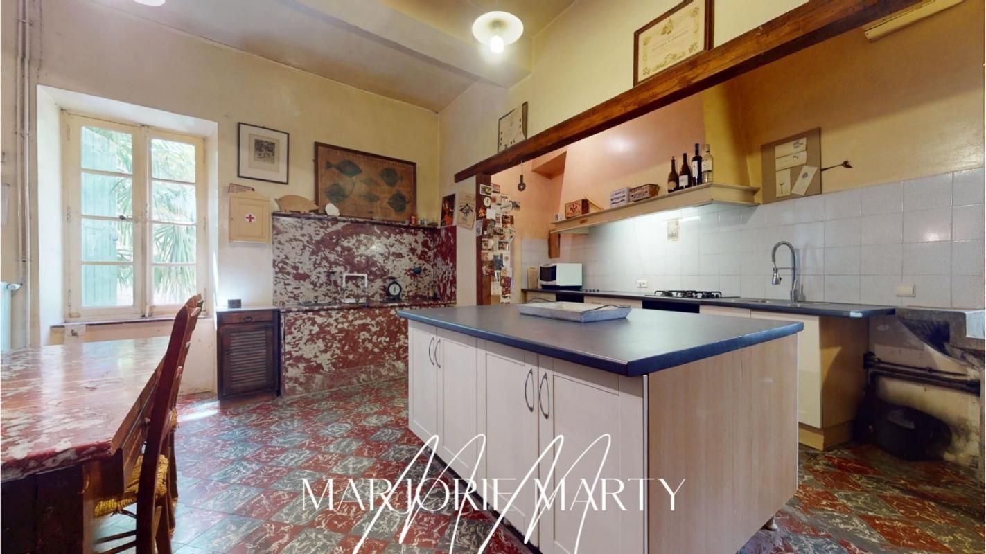 LEZIGNAN-CORBIERES Vente Maison de maître - 450 m2 - FERRALS LES CORBIERES - 588 000 FAI 2