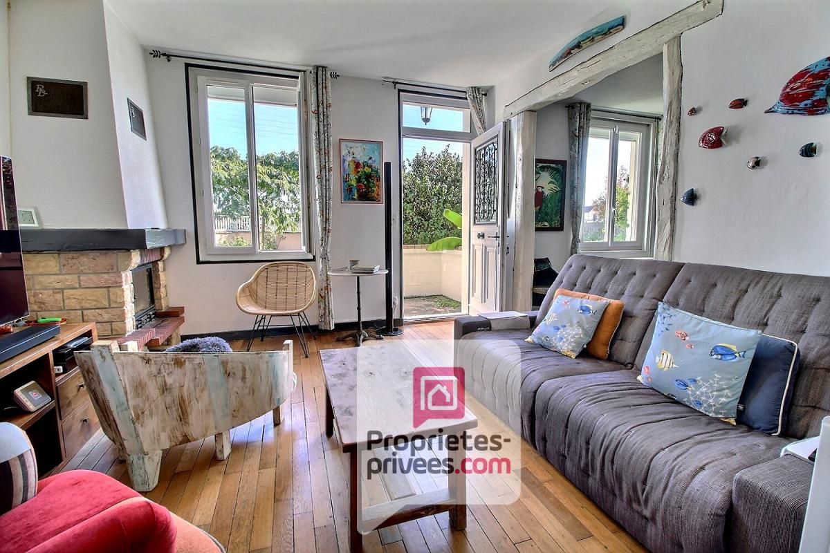 PANNES A VENDRE - MAISON 6 PIECES avec JARDIN, JACUZZI et DOUBLE GARAGE, ACCES PRIVATIF CANAL d'ORLEANS 4