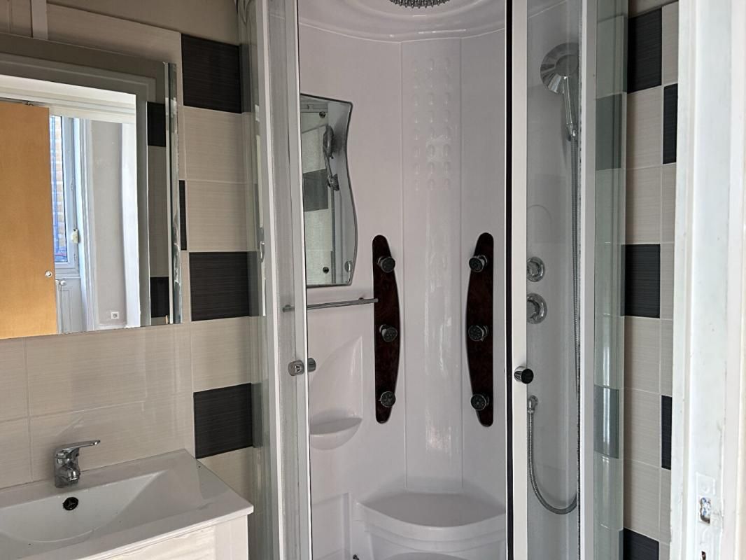 BESSENAY Appartement Bessenay 1 pièce(s) 33.8 m2 4