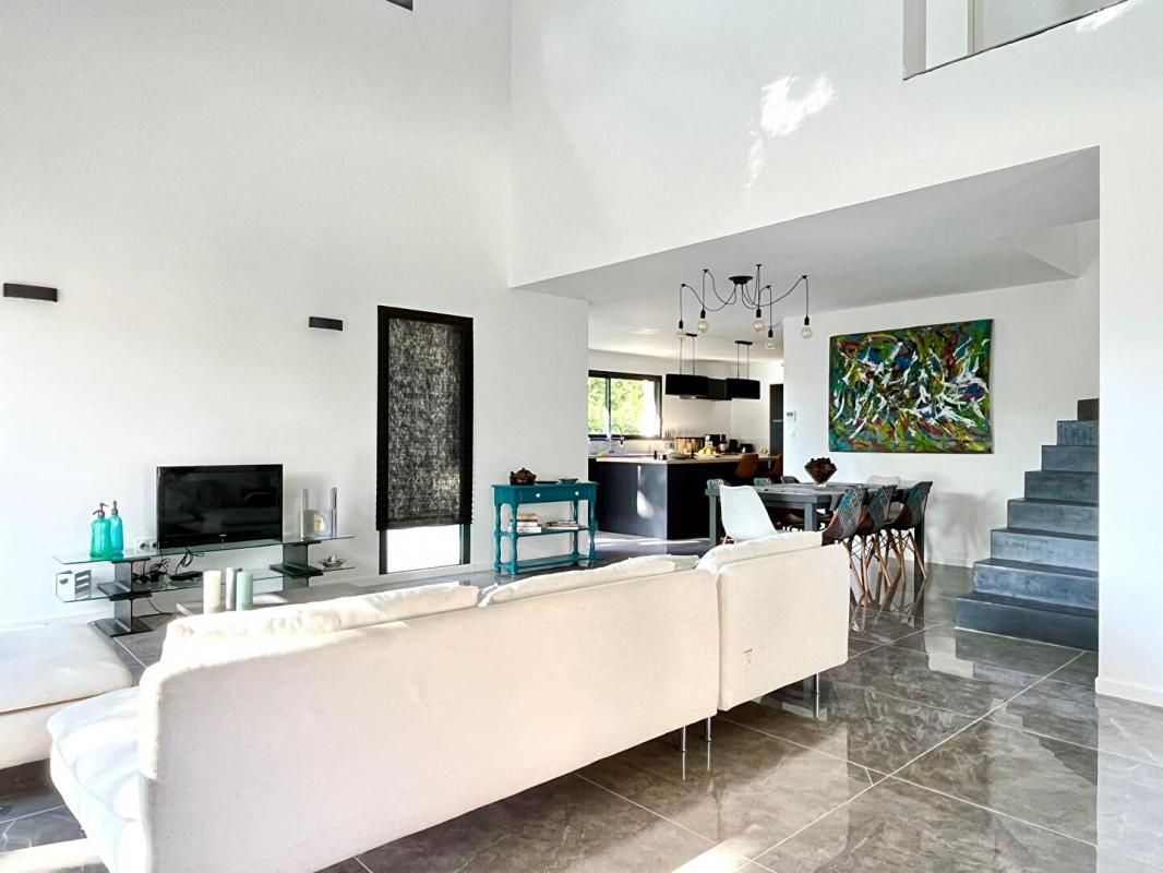 LES PONTS-DE-CE Maison Contemporaine au Ponts De Ce 6 pièce(s) 141 m2 2