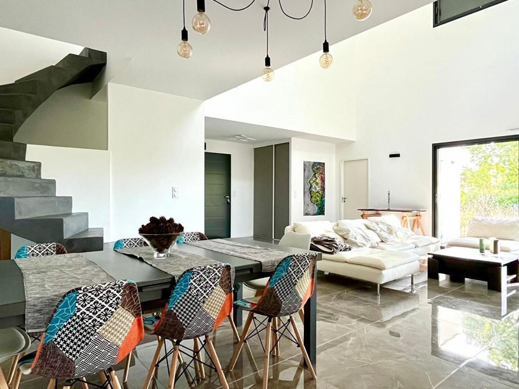 LES PONTS-DE-CE Maison Contemporaine au Ponts De Ce 6 pièce(s) 141 m2 4