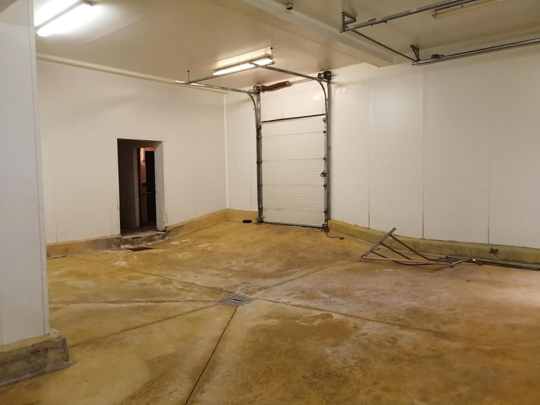 LACAUNE 81320 LACAUNE - Entrepôt / local industriel 900 ², stockage ou transformation 1