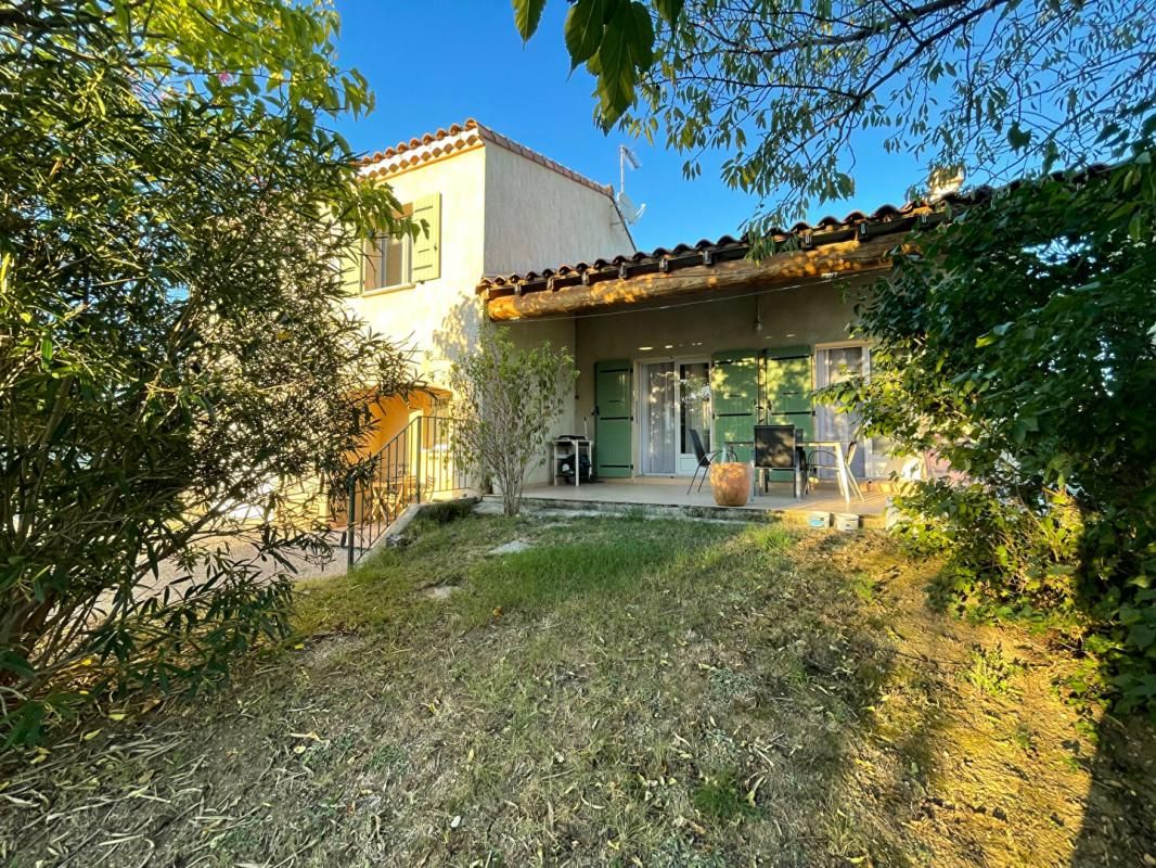 Maison familiale avec jardin arboré