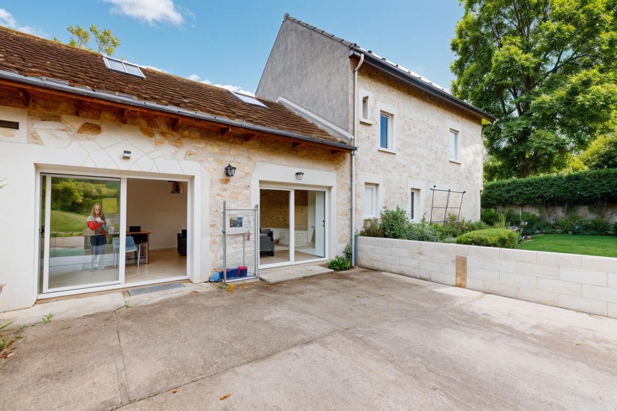 LA FERTE-MILON Maison 170 m2  4 chambres Prix : 230 000 1