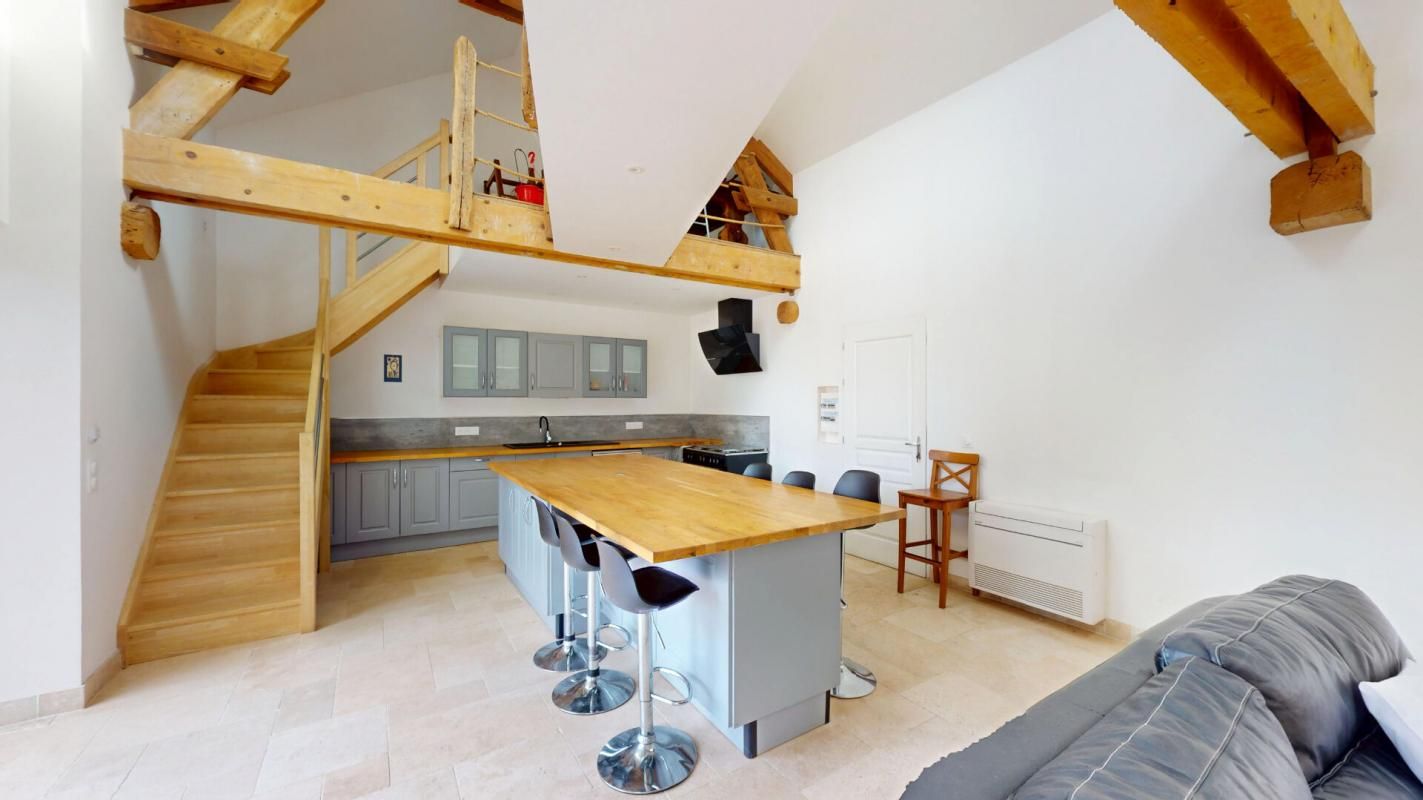 LA FERTE-MILON Maison 170 m2  4 chambres Prix : 230 000 4
