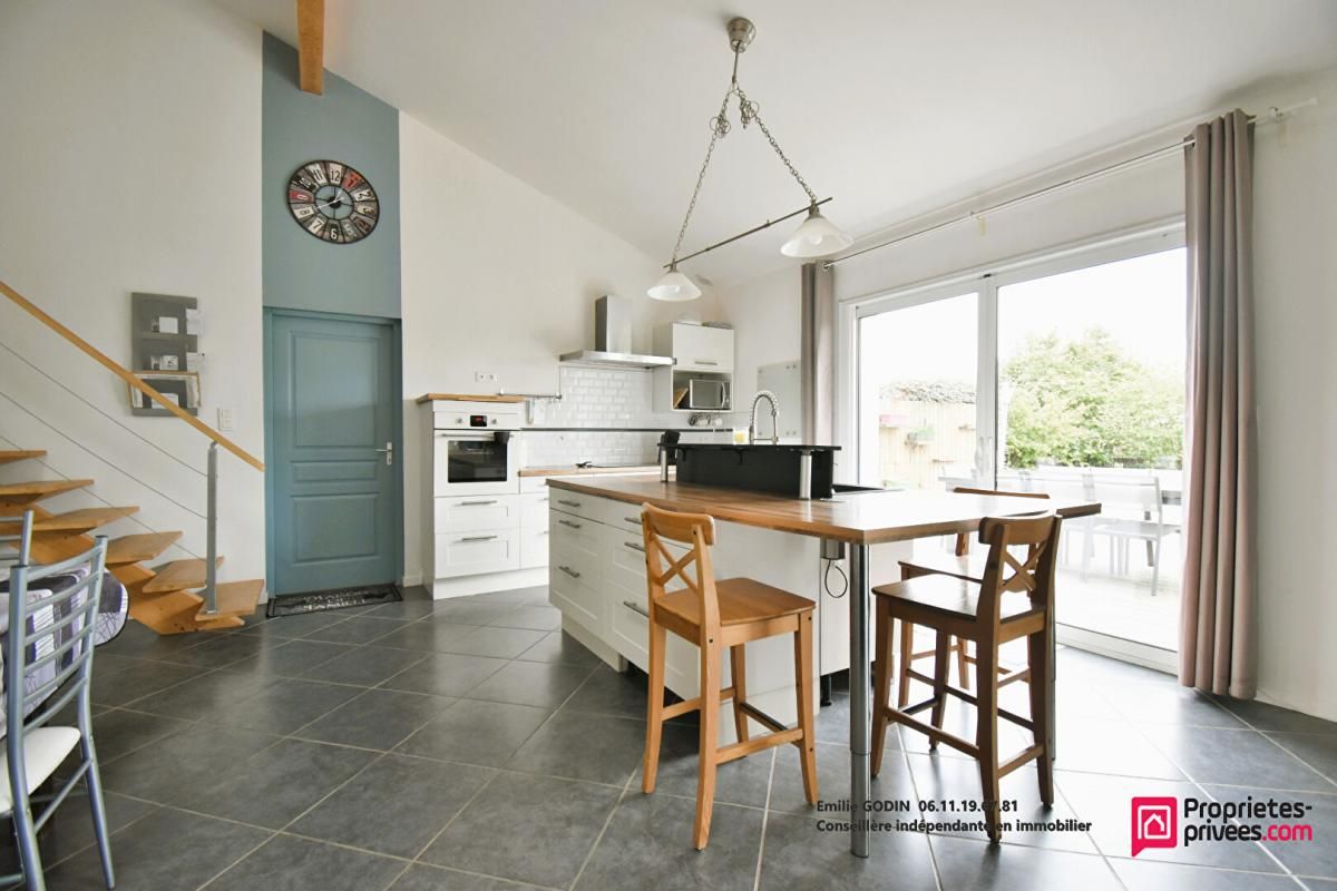 NUEIL-LES-AUBIERS Maison Nueil Les Aubiers 6 pièce(s) 135 m2 3