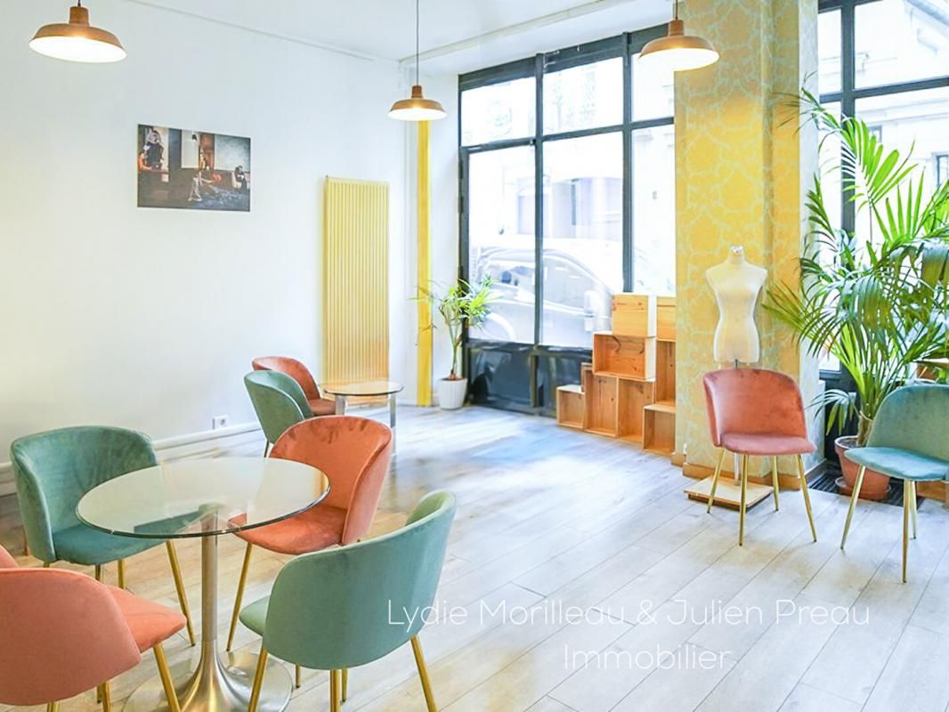 EXCLUSIVITE REZÉ - PONT-ROUSSEAU / BORDS DE SE?VRE - Local commercial (90 m²)