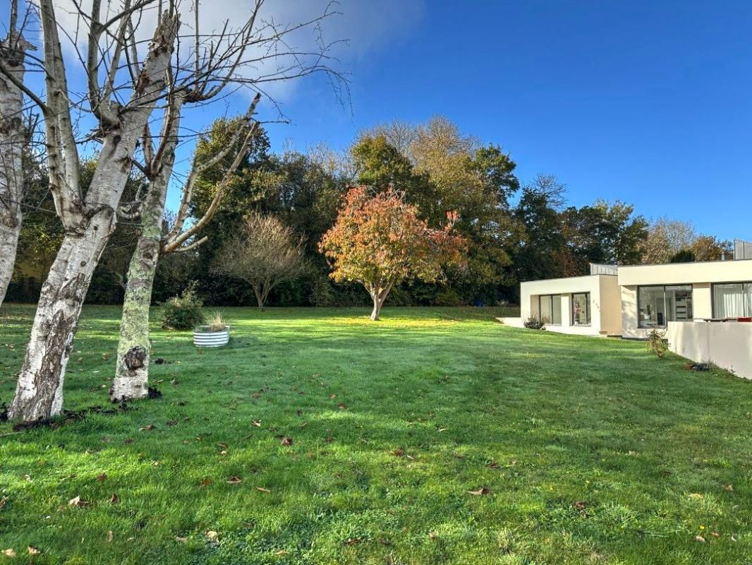 LANNION Maison d'architecte de plain pied de 260 m2 en centre ville 3