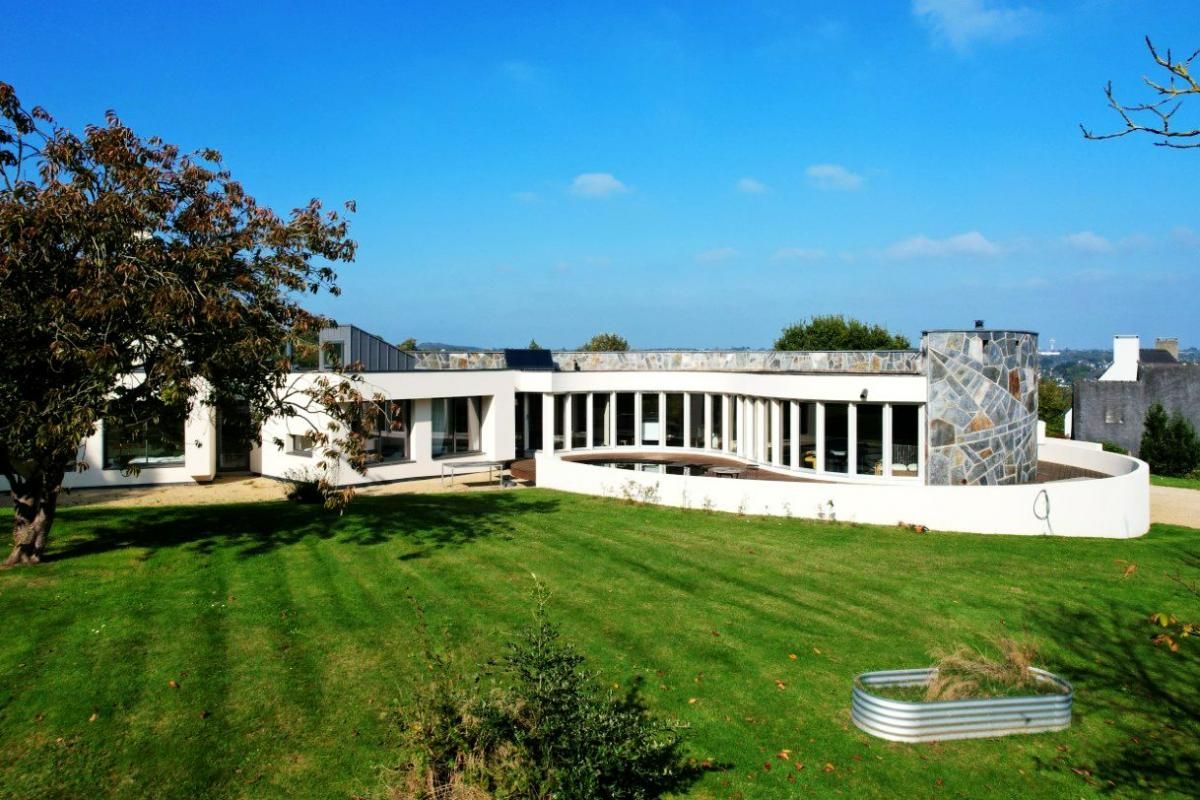 LANNION Maison d'architecte de plain pied de 260 m2 en centre ville 4