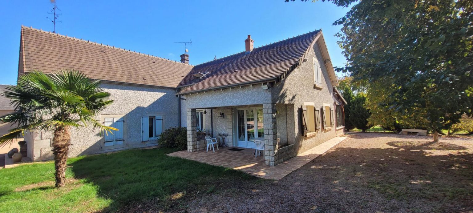 SAINT-AMAND-MONTROND BELLE FERME RENOVEE 4
