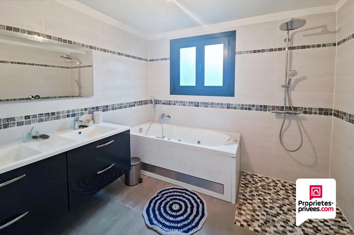 LA REOLE Spacieuse maison familiale de 175 m2 - Terrain constructible et divisible 3
